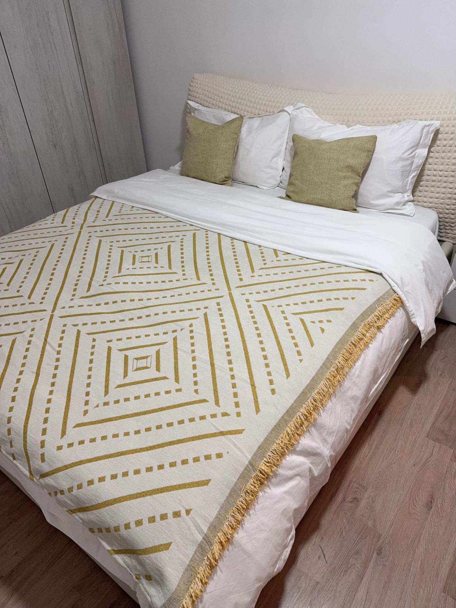 Spacious 3br Flat Bignami Appartamento Milano